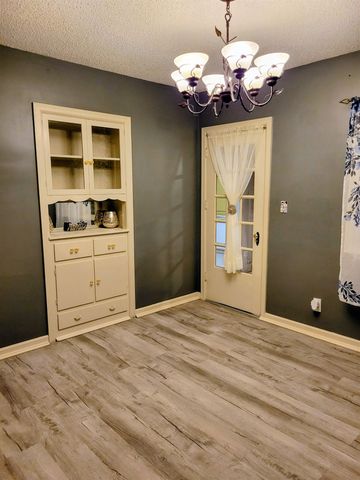 1282 S Minneapolis, Wichita, KS 67211