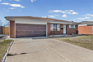 26201 Warner Avenue, Warren, MI 48091