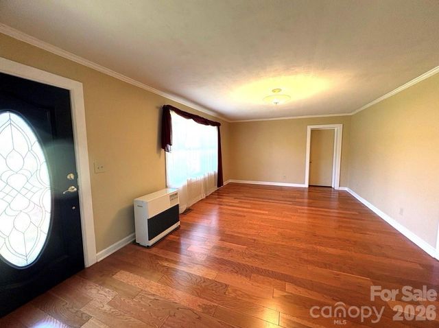 3253 US 70 Highway W, Marion, NC 28752