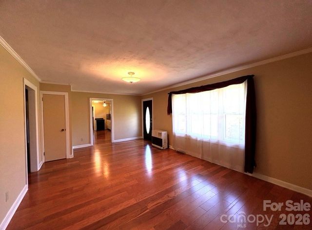 3253 US 70 Highway W, Marion, NC 28752