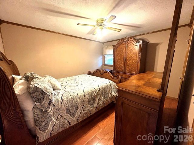 3253 US 70 Highway W, Marion, NC 28752