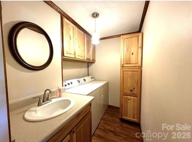 3253 US 70 Highway W, Marion, NC 28752