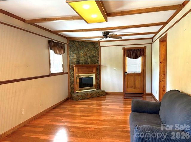 3253 US 70 Highway W, Marion, NC 28752