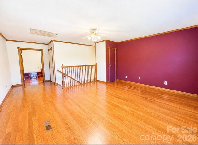3253 US 70 Highway W, Marion, NC 28752