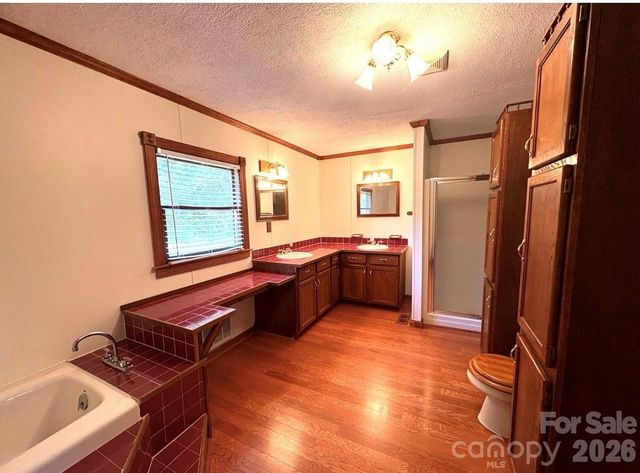 3253 US 70 Highway W, Marion, NC 28752