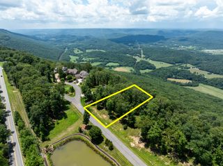 63 Brow Wood Lane B-21, Lookout Mountain, GA 30750