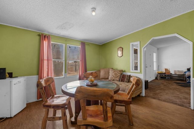 47 Turner Drive, Los Lunas, NM 87031