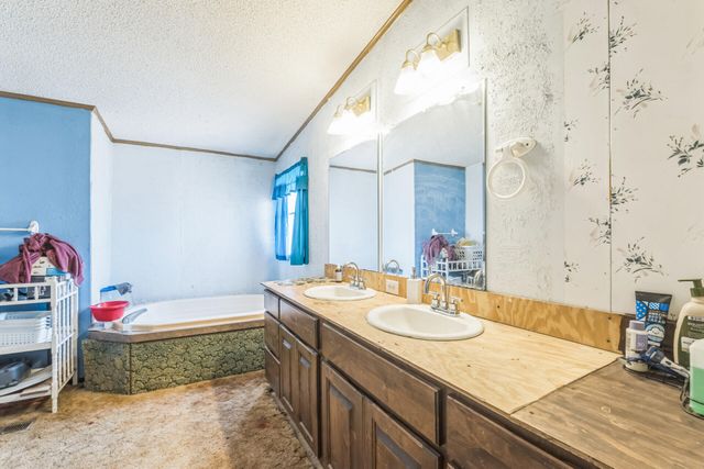 47 Turner Drive, Los Lunas, NM 87031