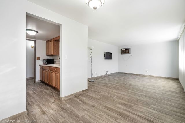 915 Graceland Avenue 1C, Des Plaines, IL 60016