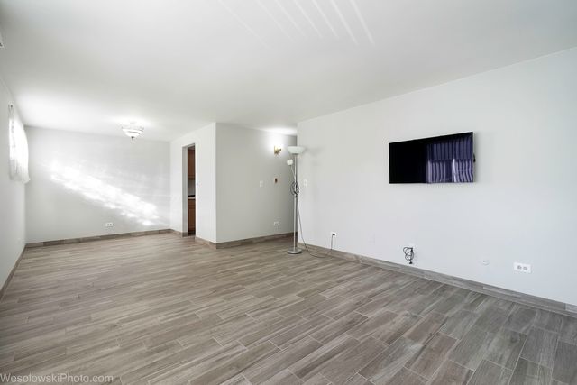 915 Graceland Avenue 1C, Des Plaines, IL 60016