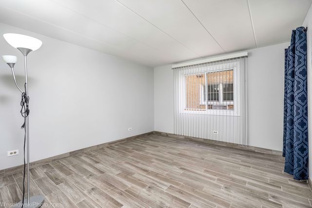 915 Graceland Avenue 1C, Des Plaines, IL 60016
