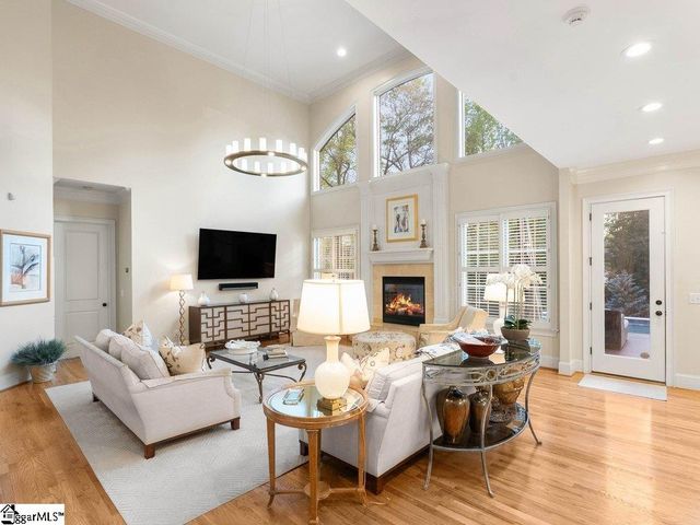 612 Brixton Circle, Simpsonville, SC 29681