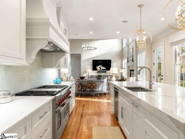 612 Brixton Circle, Simpsonville, SC 29681