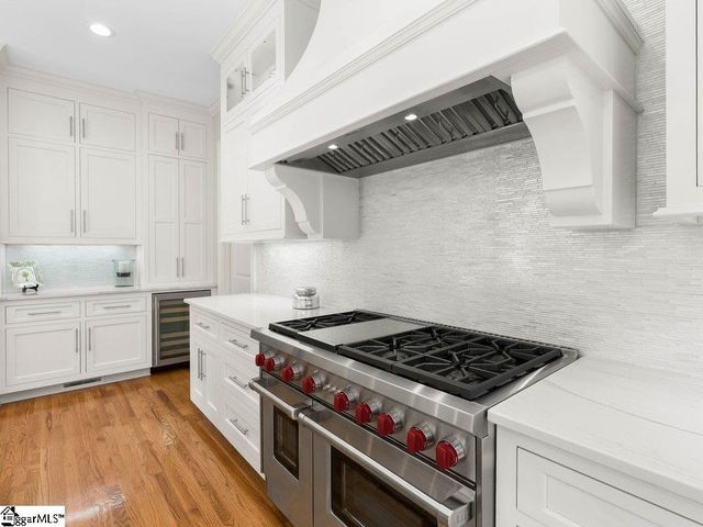 612 Brixton Circle, Simpsonville, SC 29681