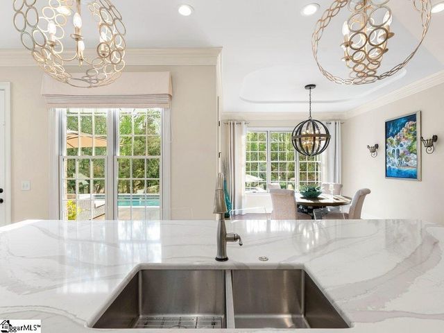 612 Brixton Circle, Simpsonville, SC 29681