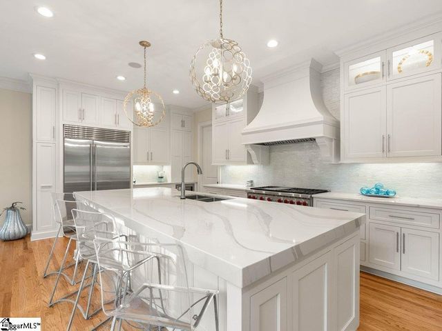 612 Brixton Circle, Simpsonville, SC 29681