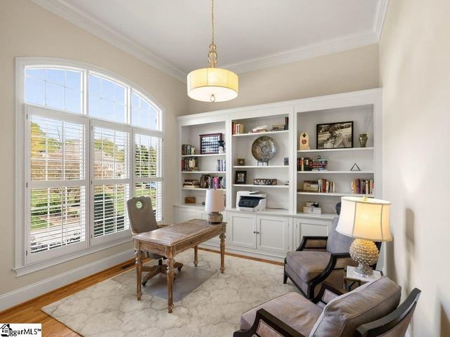 612 Brixton Circle, Simpsonville, SC 29681