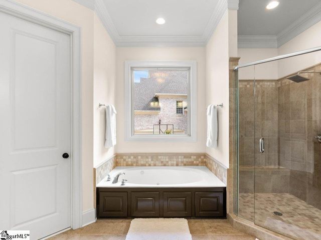 612 Brixton Circle, Simpsonville, SC 29681