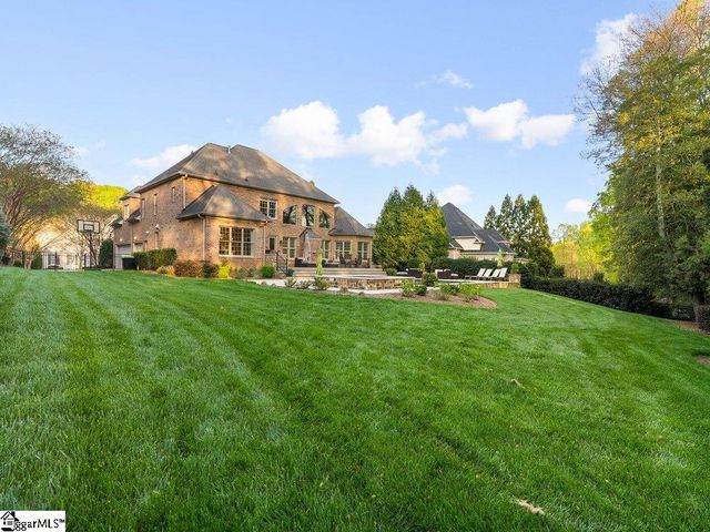 612 Brixton Circle, Simpsonville, SC 29681