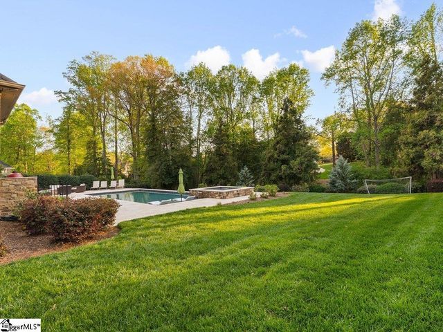 612 Brixton Circle, Simpsonville, SC 29681