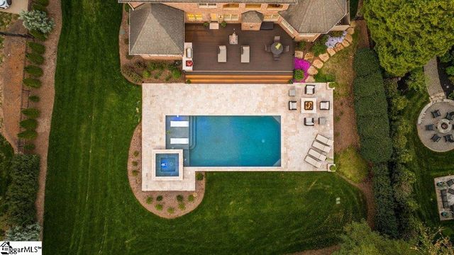 612 Brixton Circle, Simpsonville, SC 29681