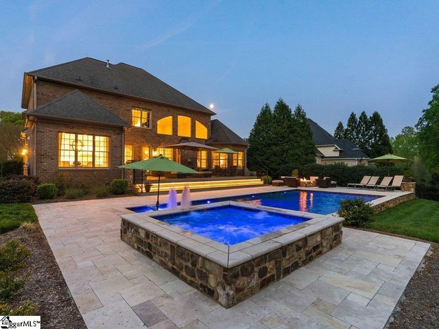 612 Brixton Circle, Simpsonville, SC 29681