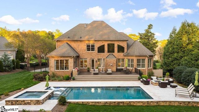 612 Brixton Circle, Simpsonville, SC 29681