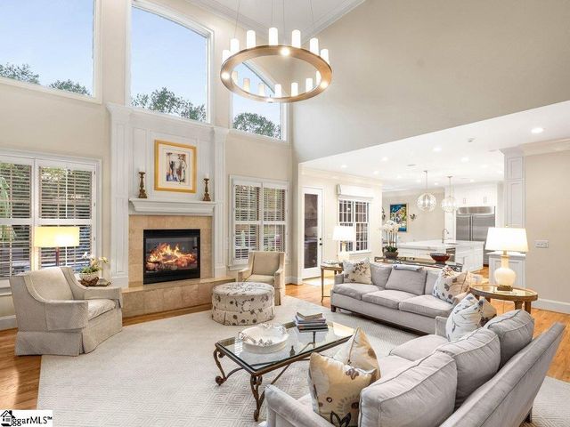 612 Brixton Circle, Simpsonville, SC 29681