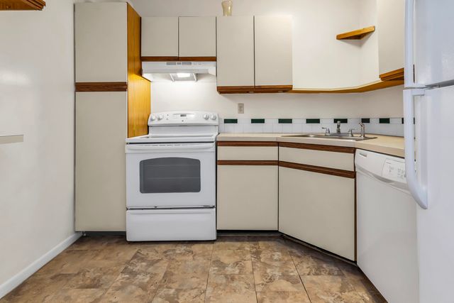117 Cluff Crossing Rd Apt 7, Salem, NH 03079