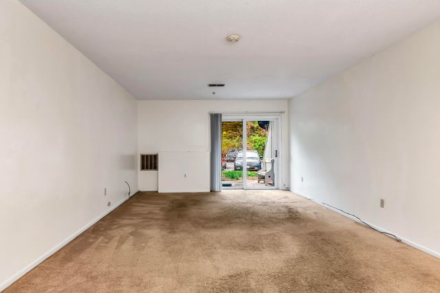 117 Cluff Crossing Rd Apt 7, Salem, NH 03079