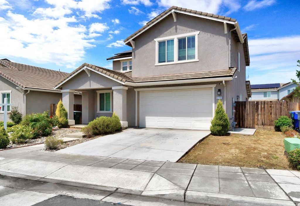 Image 2 of property listing at 6118 E Berkeley Avenue, Fresno, CA 93727