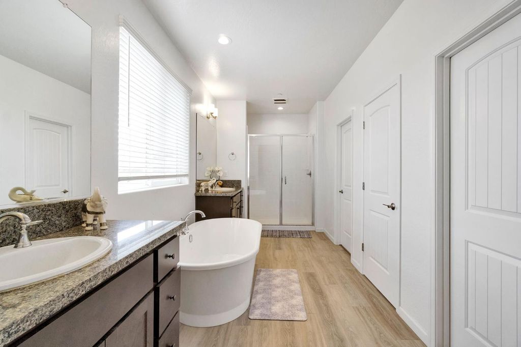 Image 26 of property listing at 6118 E Berkeley Avenue, Fresno, CA 93727