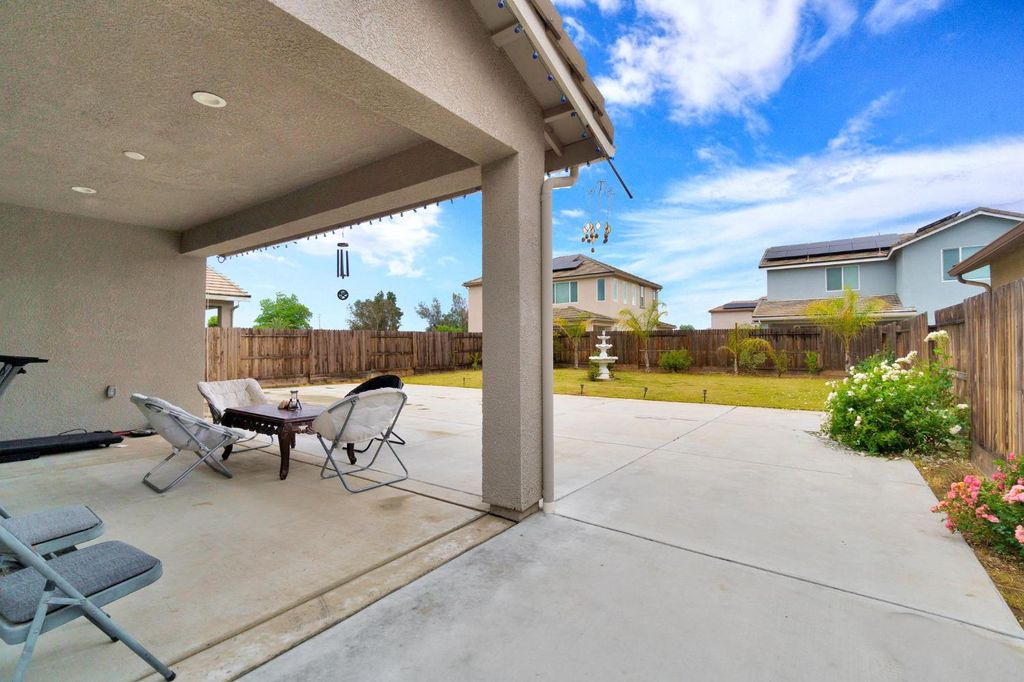 Image 30 of property listing at 6118 E Berkeley Avenue, Fresno, CA 93727