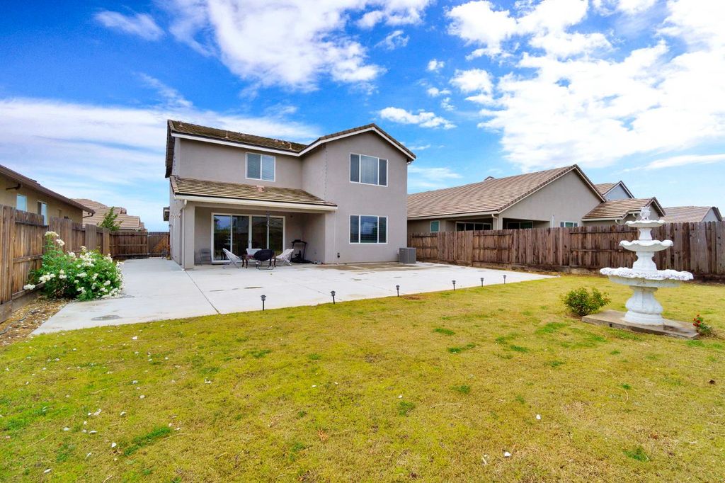 Image 31 of property listing at 6118 E Berkeley Avenue, Fresno, CA 93727