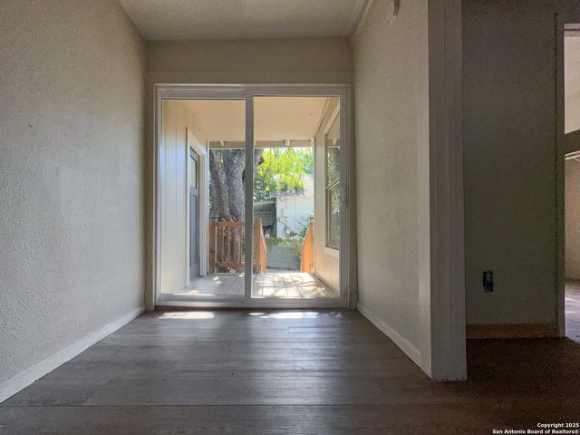 1225 Leal, San Antonio, TX 78207