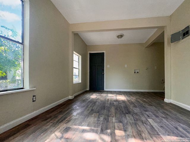 1225 Leal, San Antonio, TX 78207