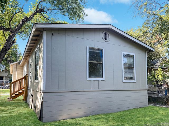 1225 Leal, San Antonio, TX 78207