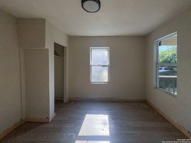 1225 Leal, San Antonio, TX 78207