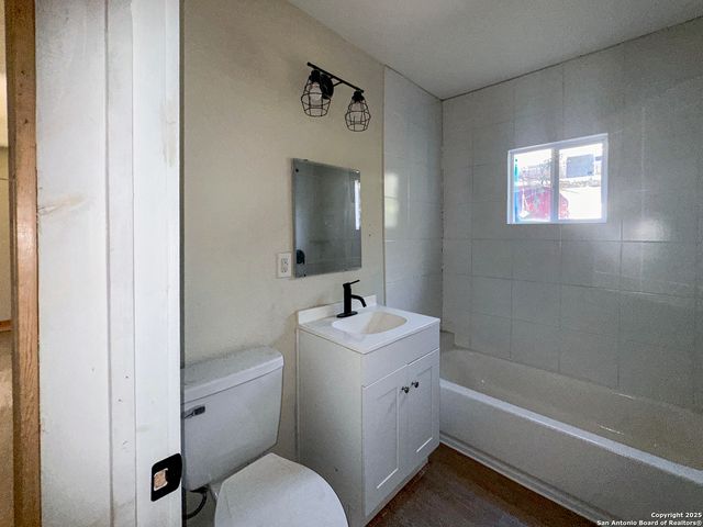 1225 Leal, San Antonio, TX 78207