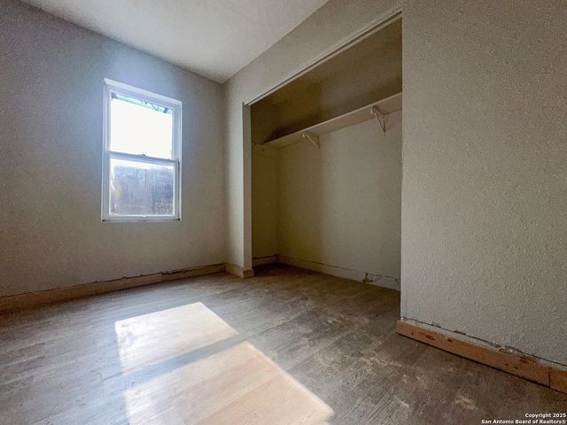 1225 Leal, San Antonio, TX 78207