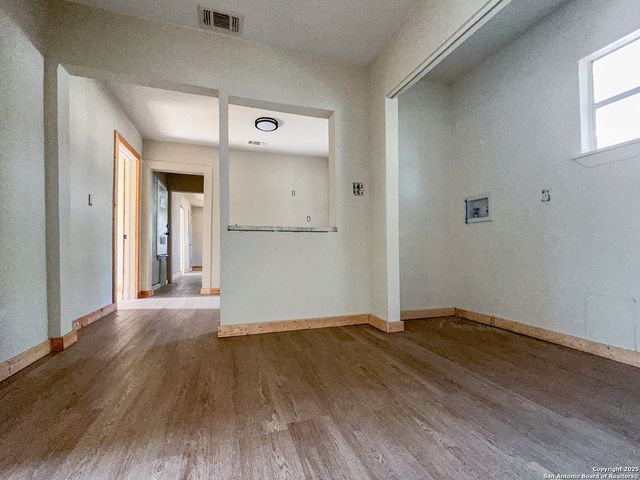 1225 Leal, San Antonio, TX 78207