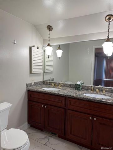 1867 Chipping Way Court, Bloomfield Hills, MI 48302