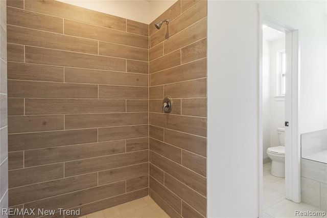 2001 Crested Butte Drive, White Lake, MI 48383