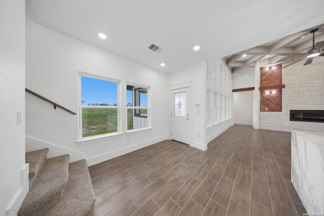 207 Hidden Ranch, Floresville, TX 78114