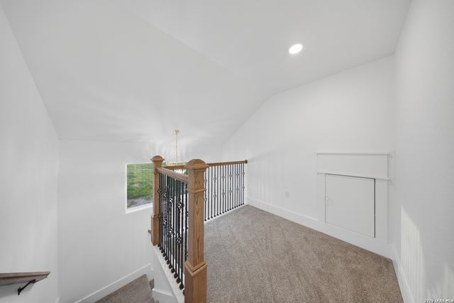 207 Hidden Ranch, Floresville, TX 78114