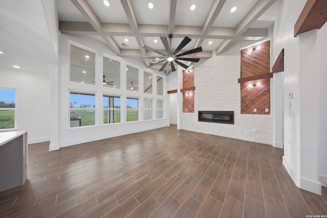 207 Hidden Ranch, Floresville, TX 78114