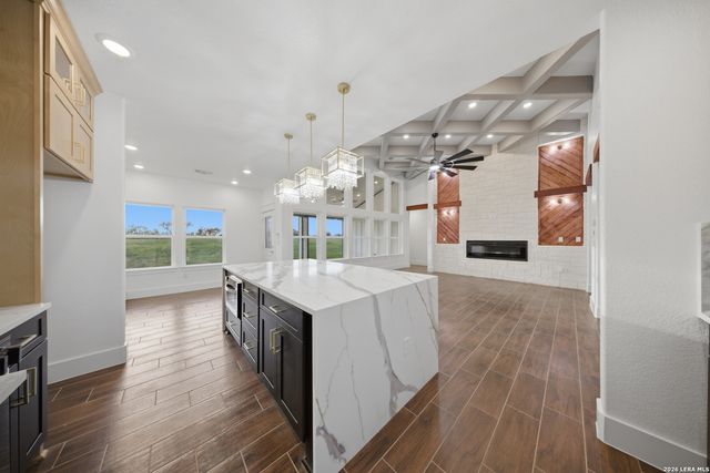 207 Hidden Ranch, Floresville, TX 78114