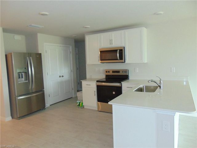 7005 Calder CIR, Labelle, FL 33935