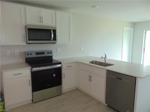 7005 Calder CIR, Labelle, FL 33935