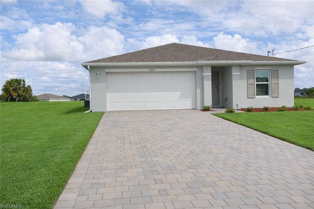 7005 Calder CIR, Labelle, FL 33935